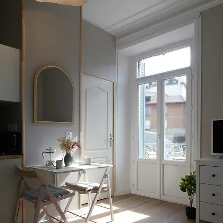 Petit Cocon Du Centre-ville - Balcon Apartment *